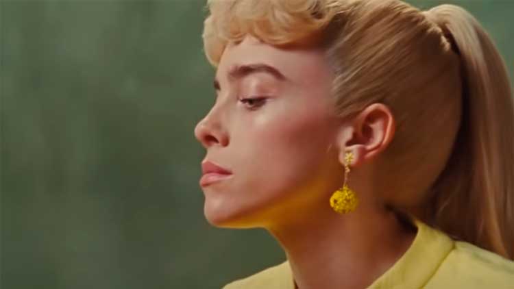 Billie Eilish en el video de 'What was I made for?'