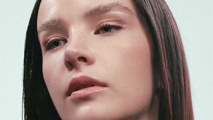 Ela Minus para la portada de su segundo álbum 'Dia'