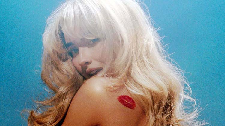 Detalle de la portada de la edición deluxe del álbum 'Short n' sweet' de Sabrina Carpenter