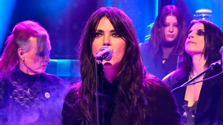 Sharon Van Etten & the Attachment Theory en The Tonight Show starring Jimmy Fallon