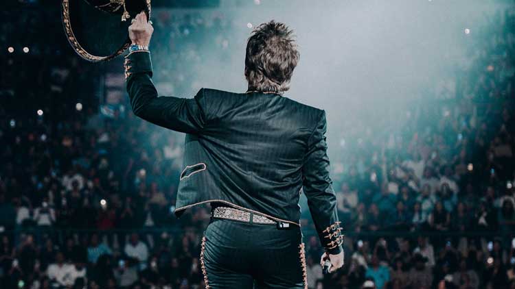 Alejandro Fernández en concierto