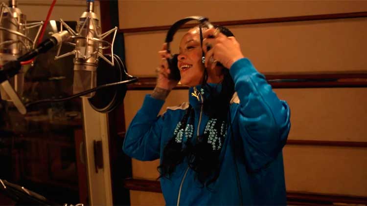 Rihanna para los 'Pitufos'