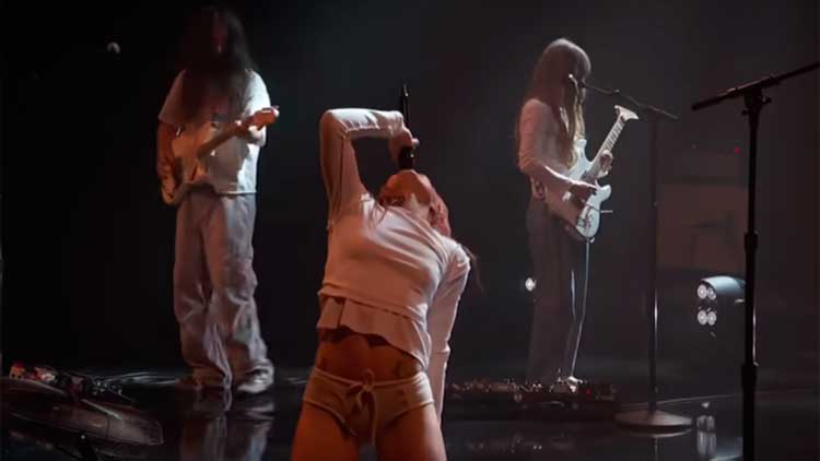 Wet Leg interpreta 'Mangetout' en Jimmy Kimmel Live