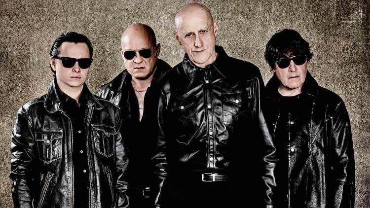 Jorge Martínez liderando Ilegales