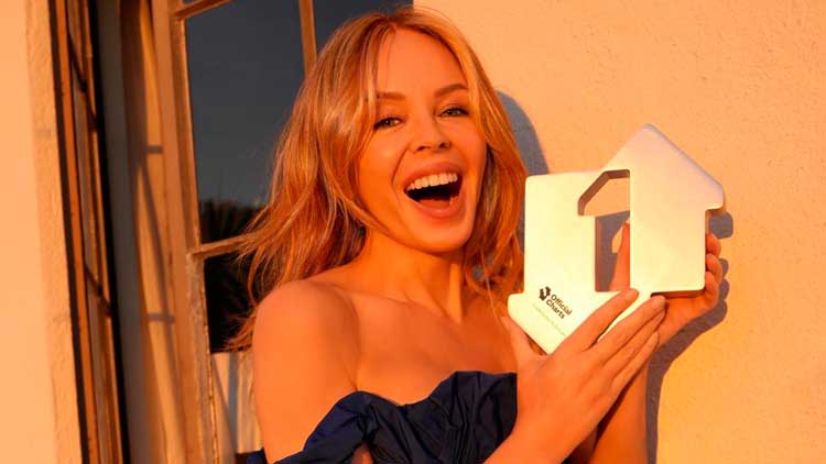 Kylie Minogue celebra su número 1 navideño en la lista británica de singles