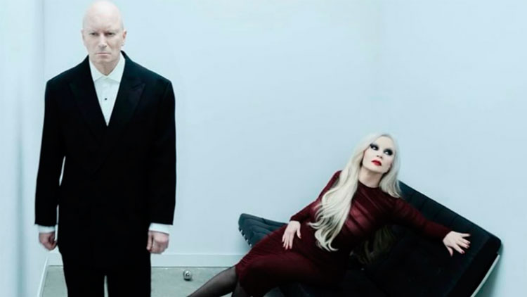 Nacho Canut y Alaska en la portada del nuevo disco de Fangoria 'La verdad o la imaginación'