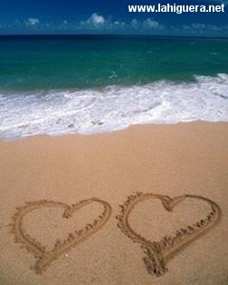 Inconcebible Lada Picasso Postales de amor: Corazones en la playa