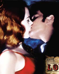 Mouling Rouge, Satine y Christian besándose
