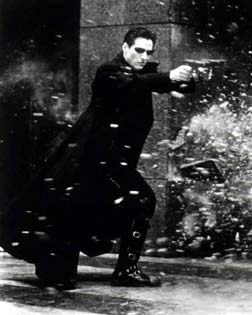 Keanu Reeves, the matrix pistola