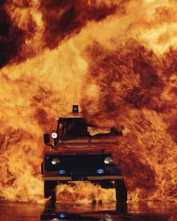 Land Rover, saliendo del fuego