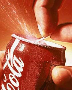 Coca-cola, abriendo la lata