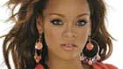Rihanna domina las listas de discos y singles britanicas