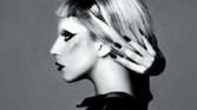 Lady Gaga amenaza con un nuevo álbum