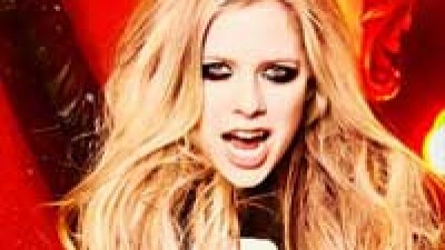 "Rock n roll", el nuevo videoclip de Avril Lavigne