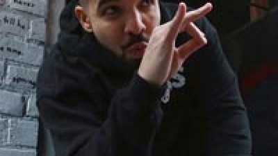 Drake doble número 1 en Reino Unido