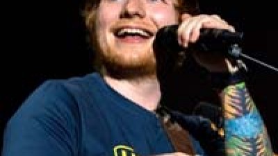 Ed Sheeran sigue nº1 en discos en UK con "Divide"