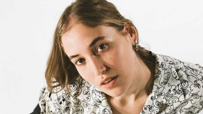 Hatchie nº1 en LaHiguera.net con 'Stay with me'