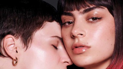Charlie XCX & Christine and the Queens en modo cover