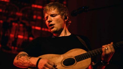 Ed Sheeran con '= (Equals)' mantiene el número 1 en discos en UK