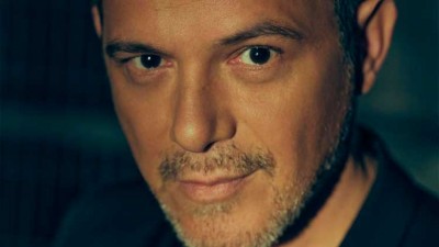 Alejandro Sanz sigue una 4ª semana en el número 1 en discos en España con 'Sanz'