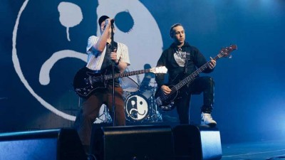 Fall Out Boy presentó 'Love from the other side' en televisión