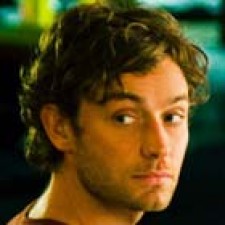 Jude Law y Forest Whitaker en The repossession mambo