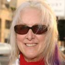 Betty Thomas se hace cargo de Dallas