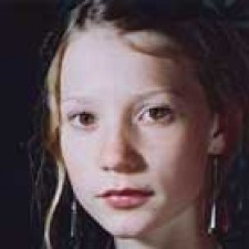 Tim Burton encuentra a su Alicia