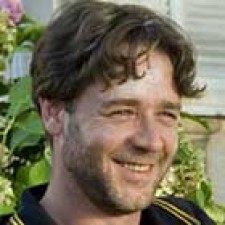 ¿Russell Crowe, el Watson de Guy Ritchie?