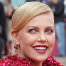 ¿Charlize Theron en The tourist?