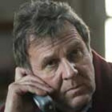 ¿Tom Wilkinson y James Belushi en The Ghost?