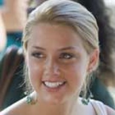 Amber Heard en The Ward