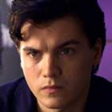 Emile Hirsch como Hamlet