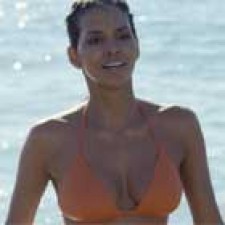 Halle Berry en Dark Tide