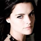 Jaimie Alexander y Colm Feore en Thor