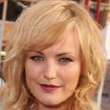 Malin Akerman por Lindsay Lohan en Inferno