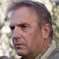 Kevin Costner como Jonathan Kent