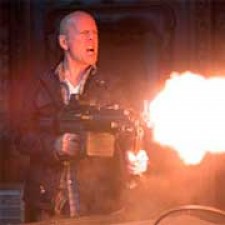 "Mamá" sigue liderando la taquilla en España