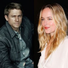 Charlie Hunnam y Dakota Johnson en Cincuenta sombras de Grey