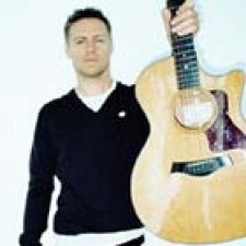 Concierto benéfico de Bryan Adams en Pakistán