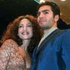 Jennifer Lopez demanda a su primer marido