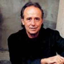 Serrat llena en sus conciertos en Barcelona