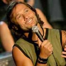 Diego Torres reedita Un mundo diferente