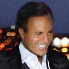 Lo nuevo de Julio Iglesias a la venta