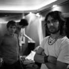 Zodiacs telonearán a Jet a su paso por España