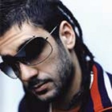 Melendi firma su nuevo disco