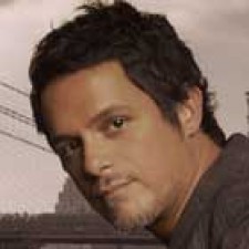 Alejandro Sanz una semana más nº1 en España