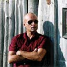 Corcobado en la carretera