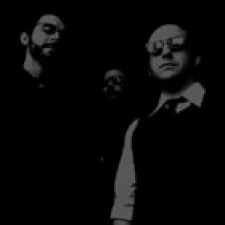 A la venta el primer disco de VYVIAN, Life in hysteria