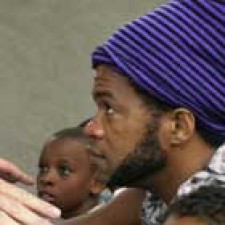 Garoa es el nuevo single de Carlinhos Brown